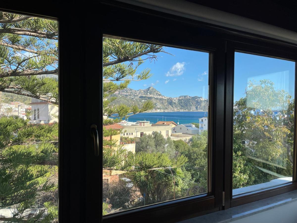 John Sea Suites Giardini Naxos Exteriér fotografie