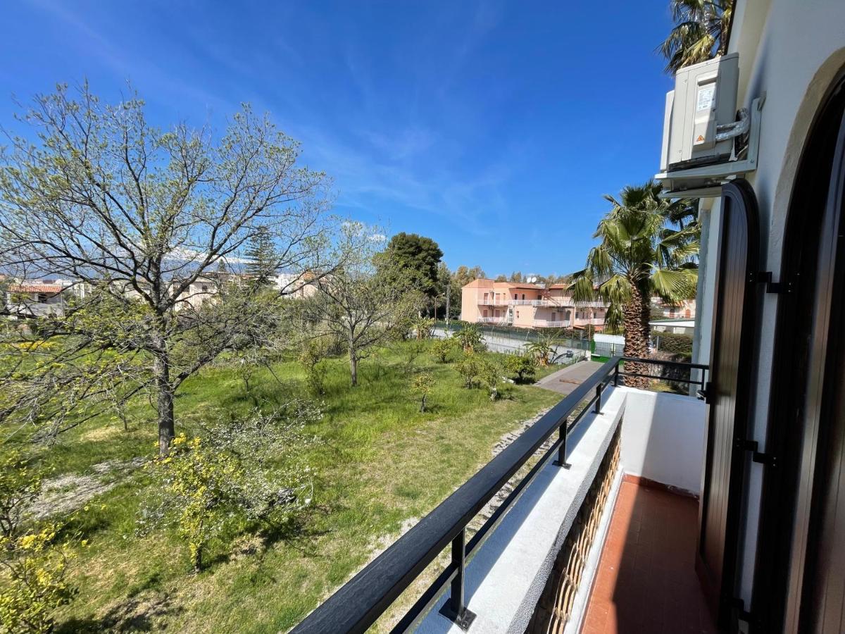 John Sea Suites Giardini Naxos Exteriér fotografie