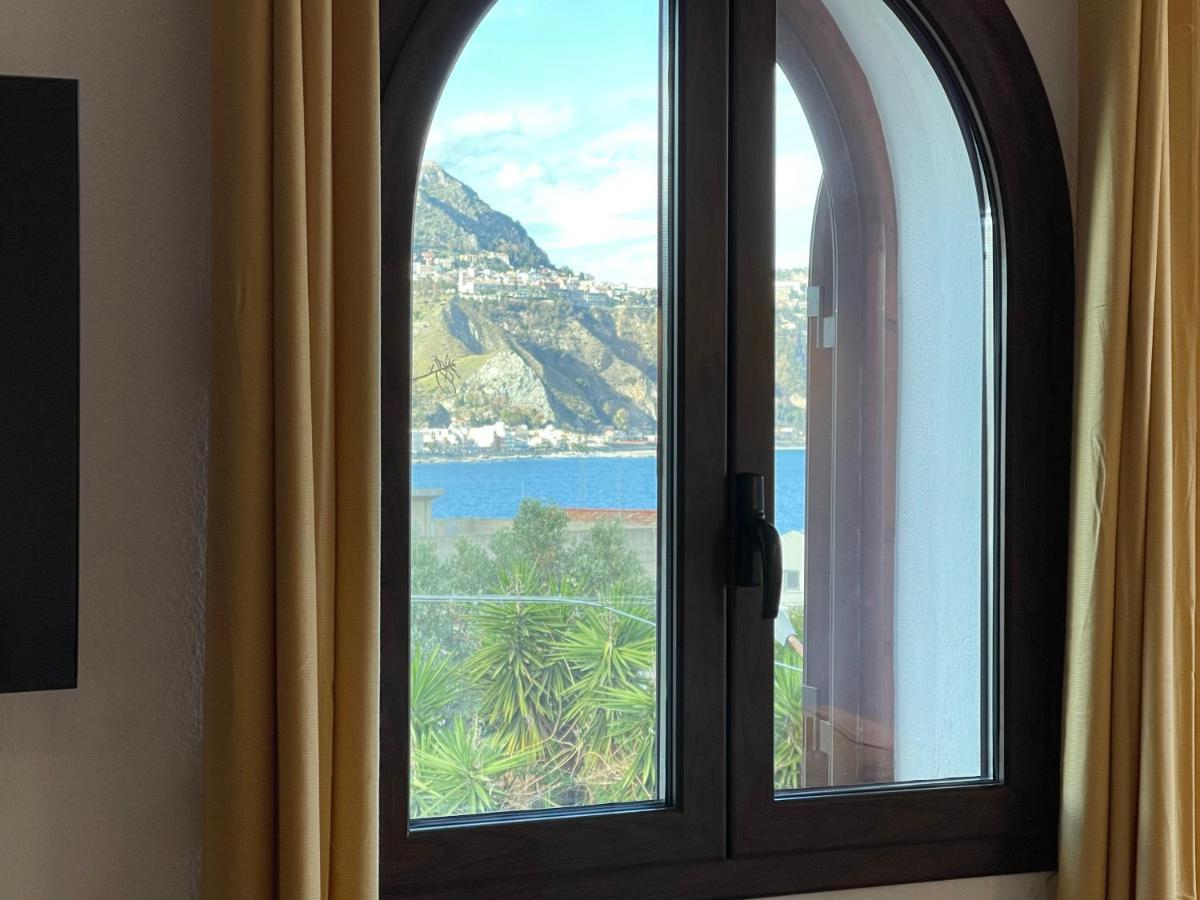 John Sea Suites Giardini Naxos Exteriér fotografie