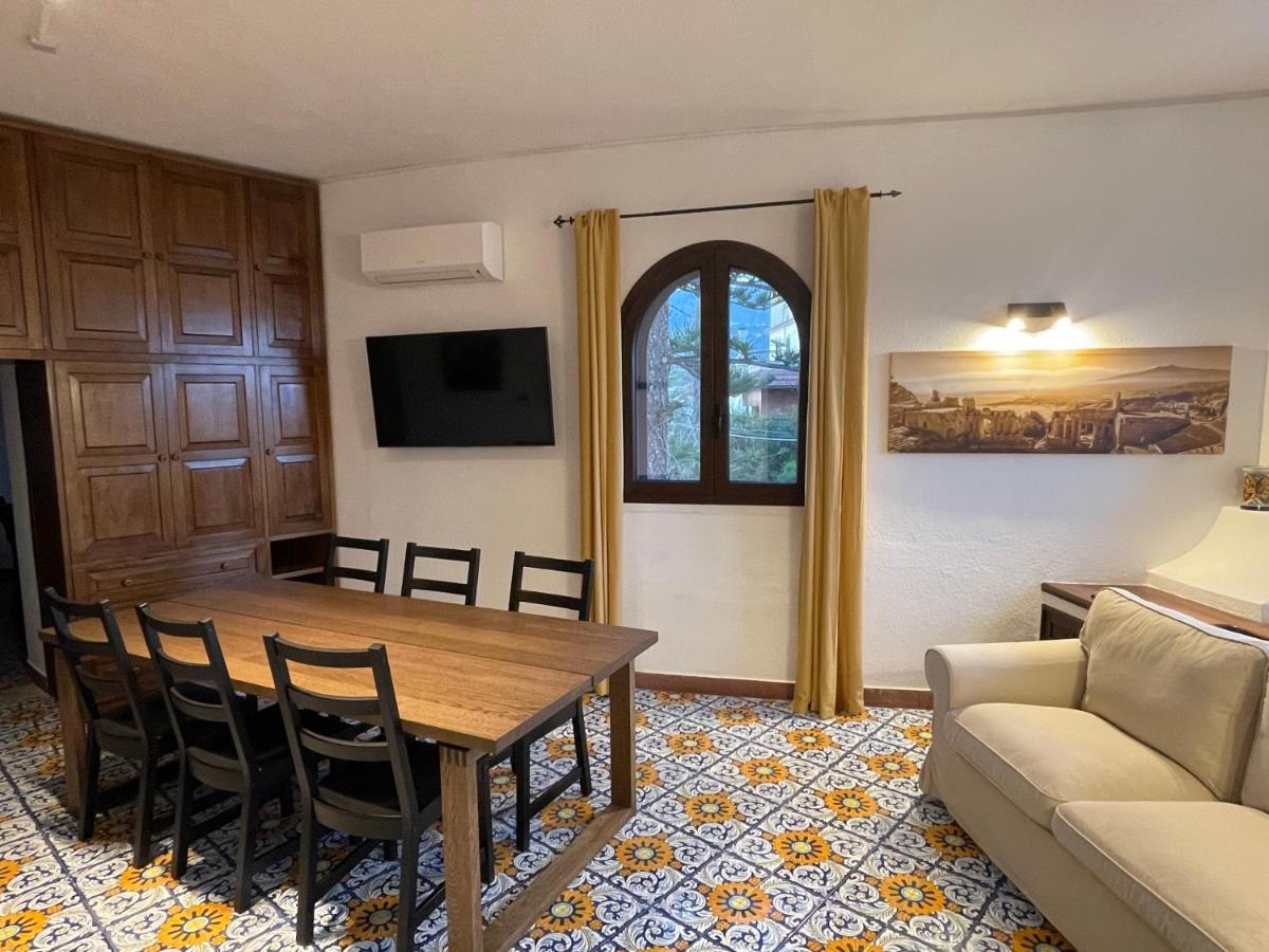 John Sea Suites Giardini Naxos Exteriér fotografie
