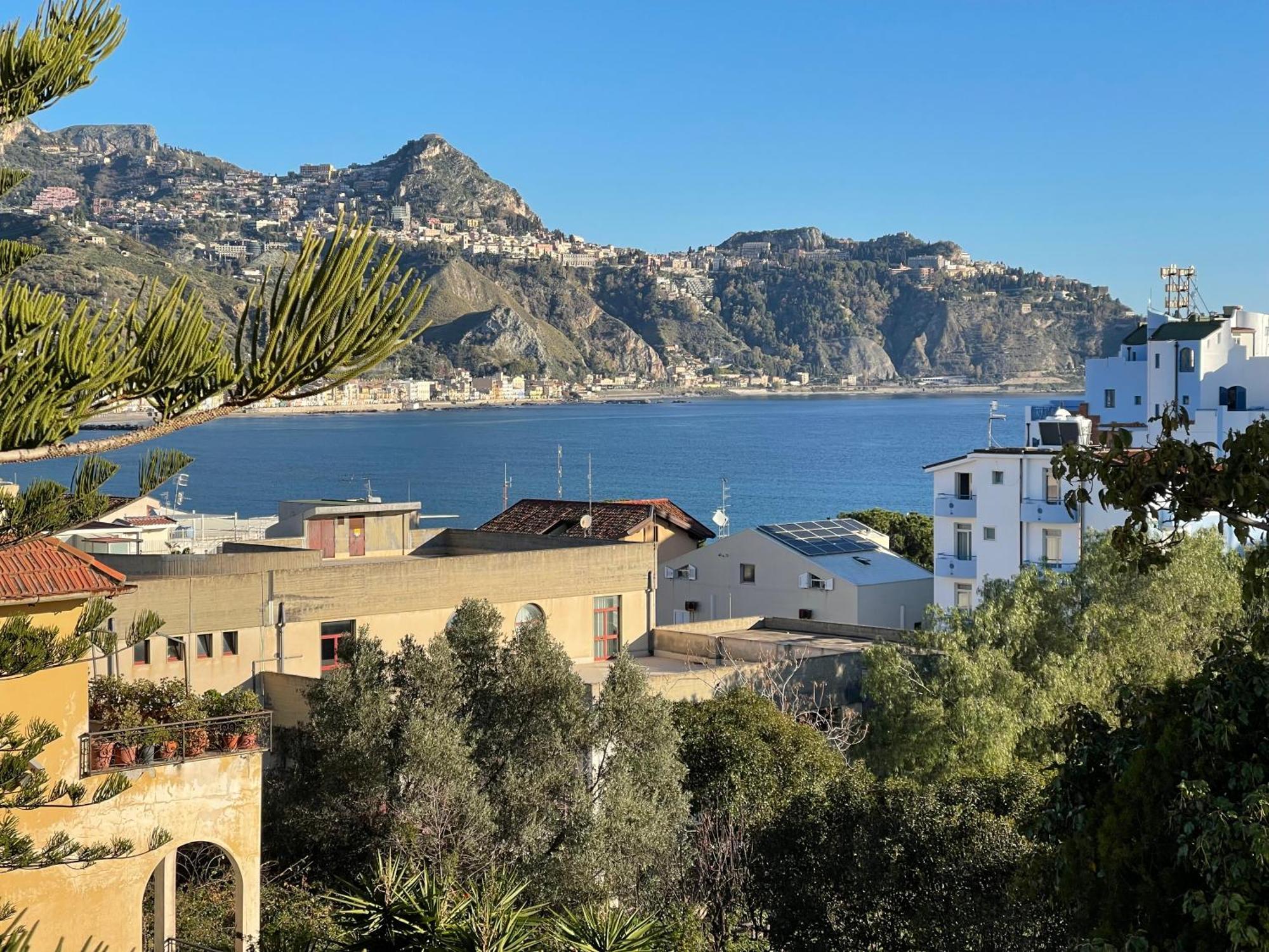 John Sea Suites Giardini Naxos Exteriér fotografie