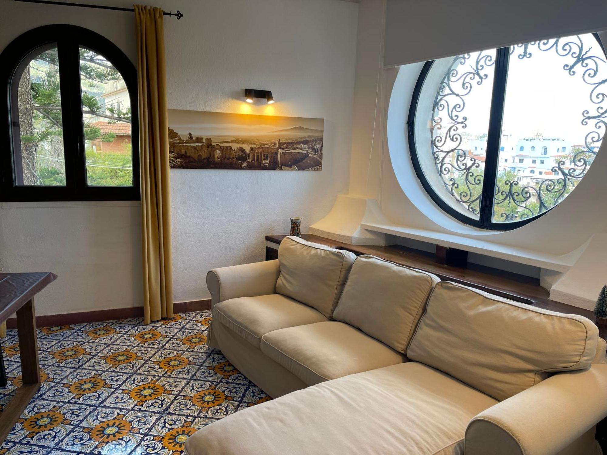 John Sea Suites Giardini Naxos Exteriér fotografie
