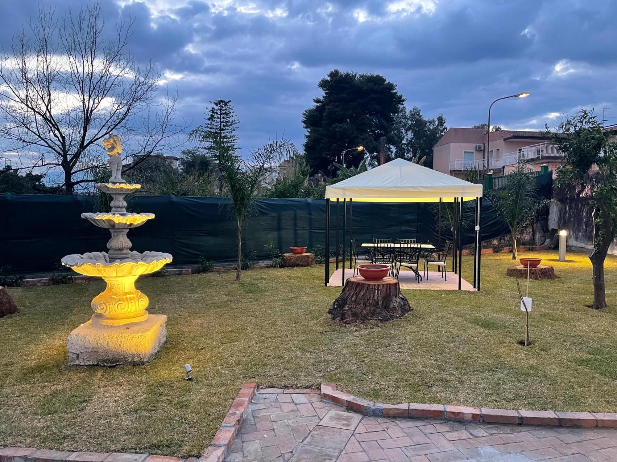 John Sea Suites Giardini Naxos Exteriér fotografie