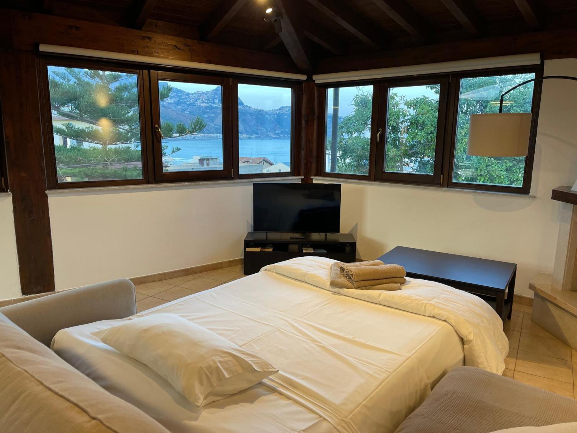 John Sea Suites Giardini Naxos Exteriér fotografie